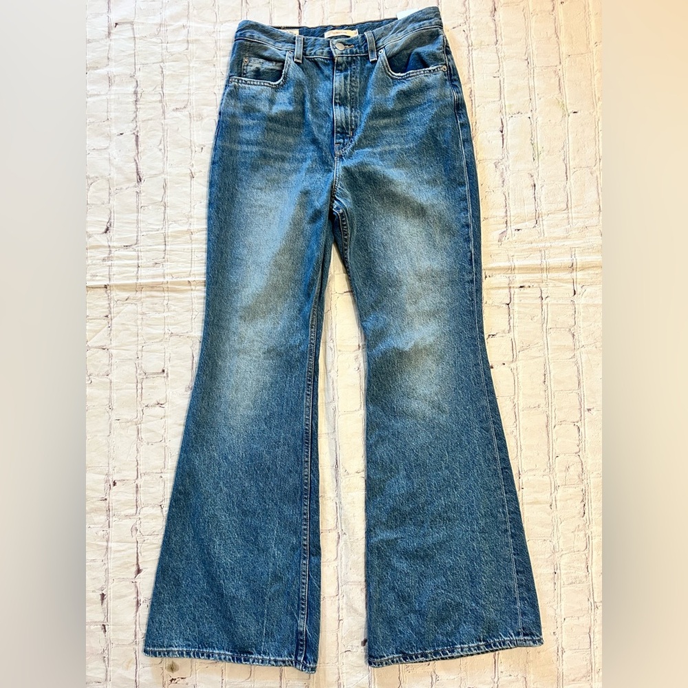 Levi’s Jeans Women’s 70’s High Flare Size 28 Medium Wash Retro Lightweight - Picture 2 of 8